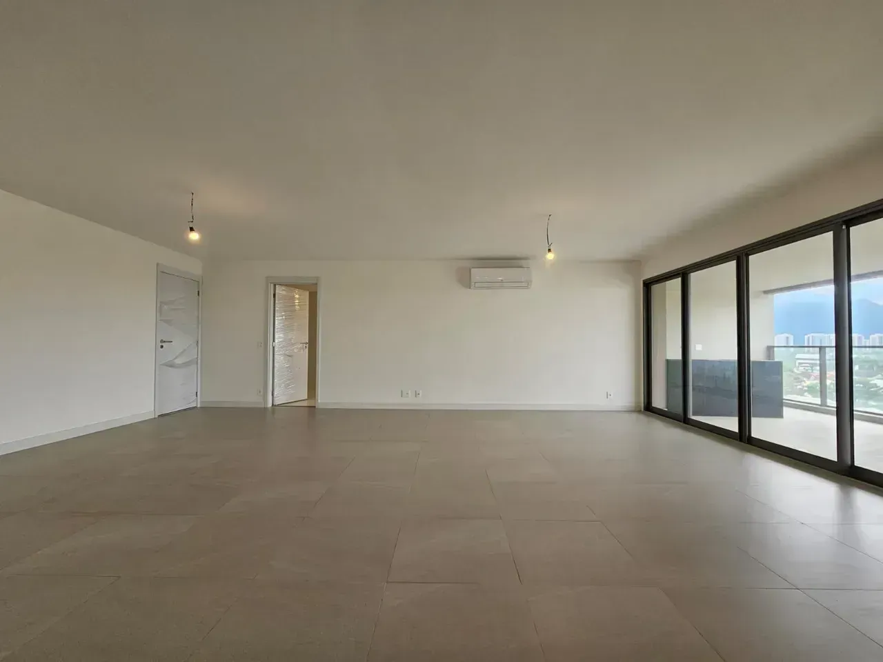 Apartamento de 199 m² com 4 quartos e 5 banheiros — photo 3
