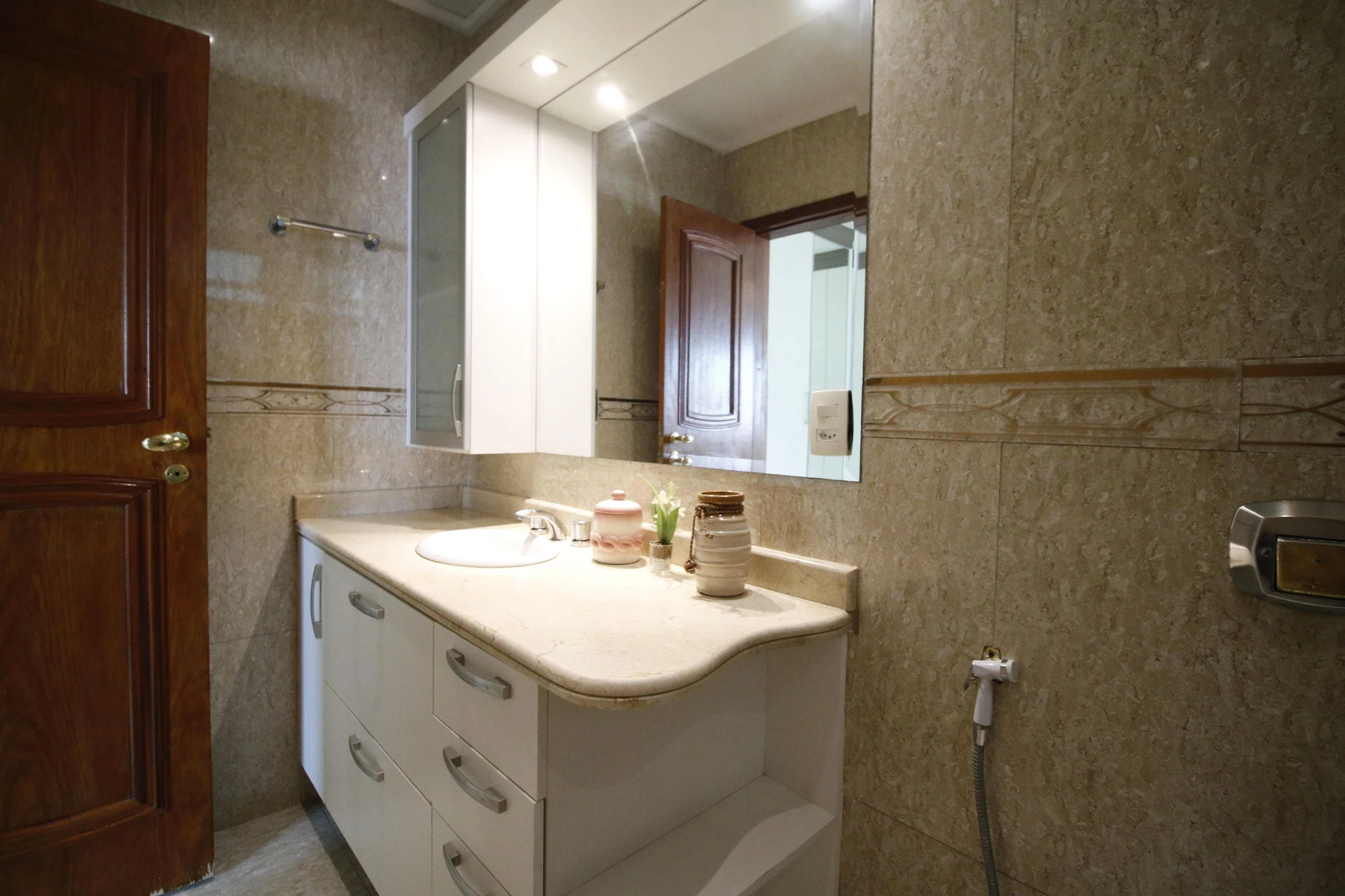 3-bedroom house with a garden — photo 22