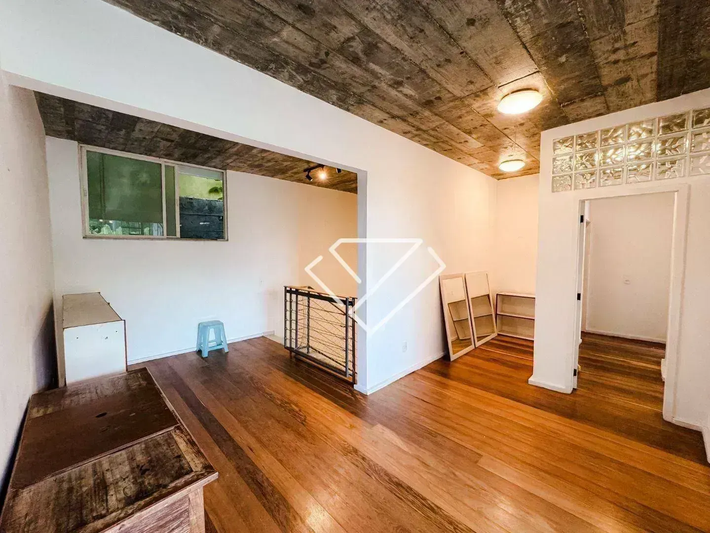 House with 3 bedrooms and 4 bathrooms on 600 m² — photo 40