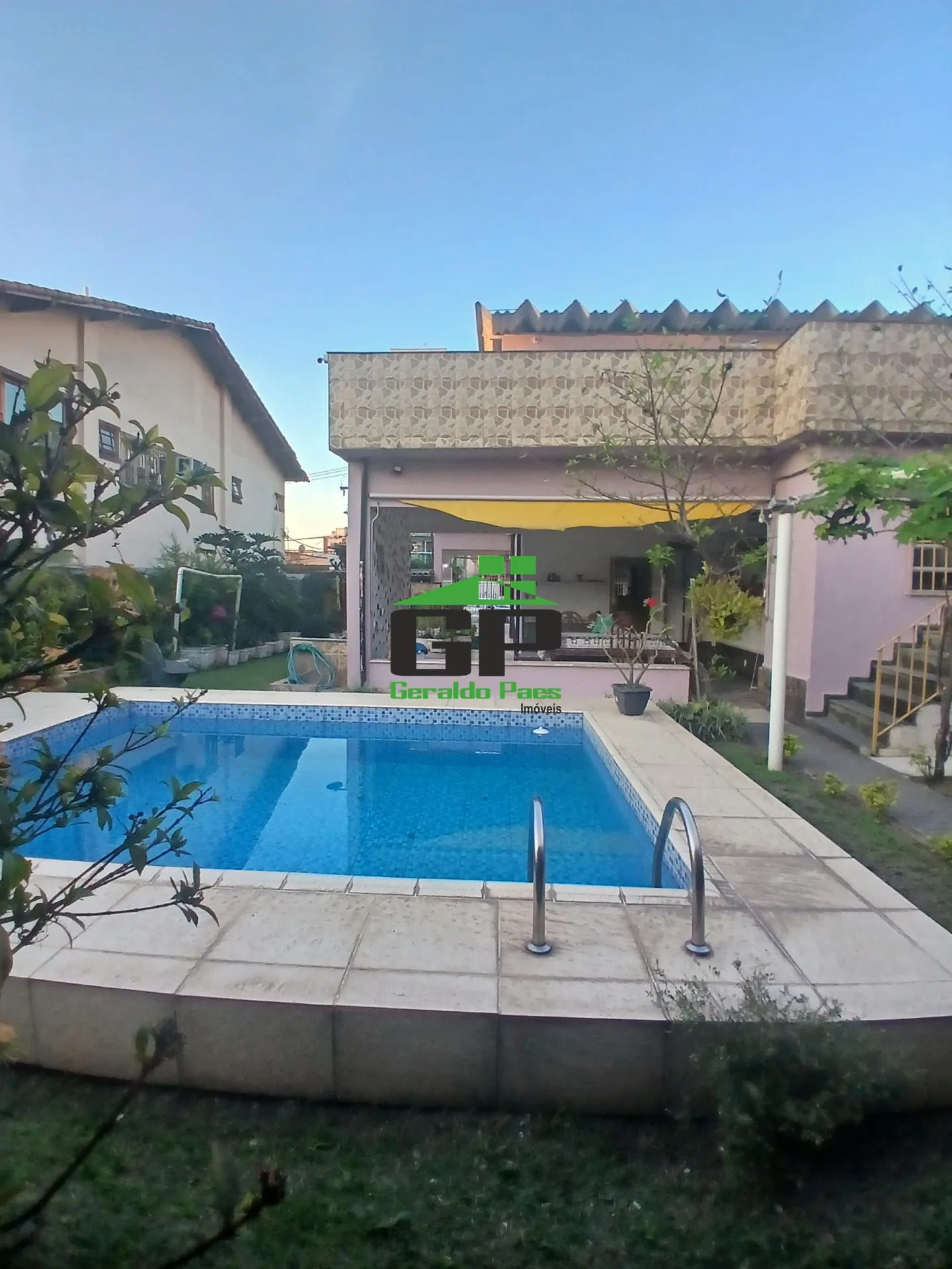 Casa de 349 m² com varanda gourmet e jardim — photo 3