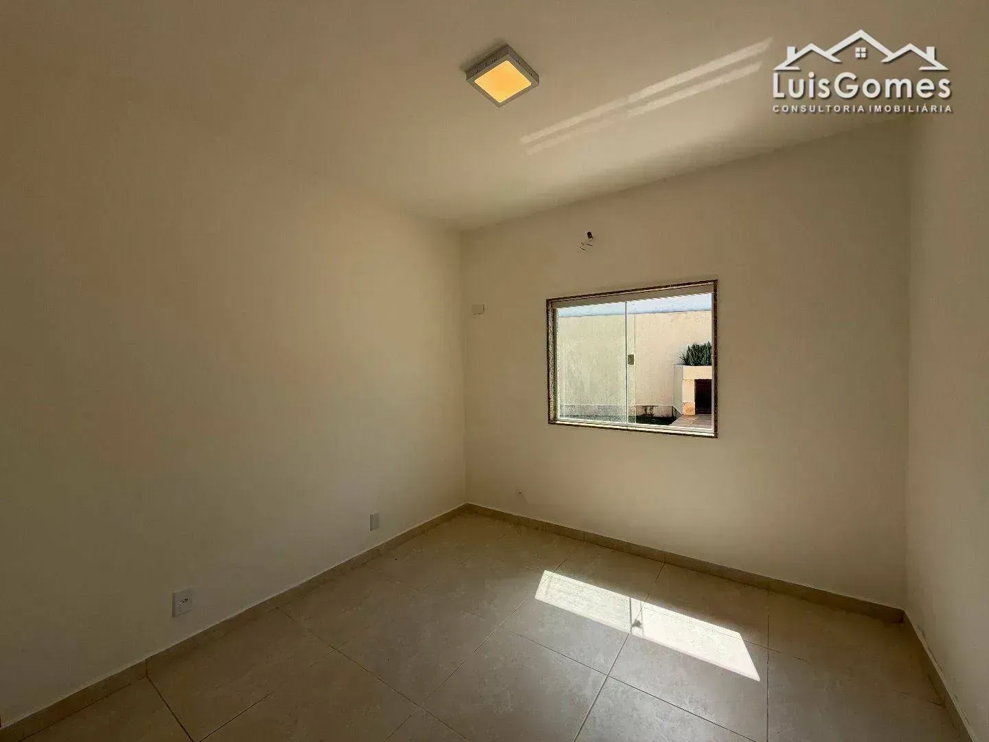 Unfurnished house with 5 bedrooms and 5 bathrooms — photo 21