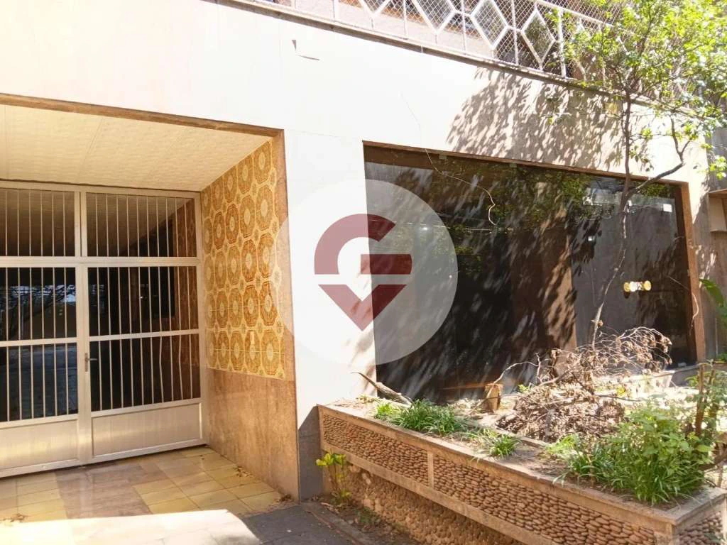 4-bedroom house with 360 m² and a private outdoor area — photo 24