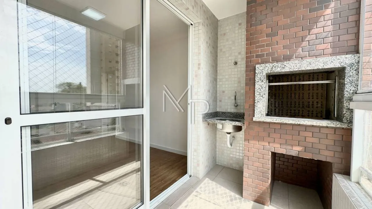 3-bedroom apartment with a grill on the balcony — photo 8