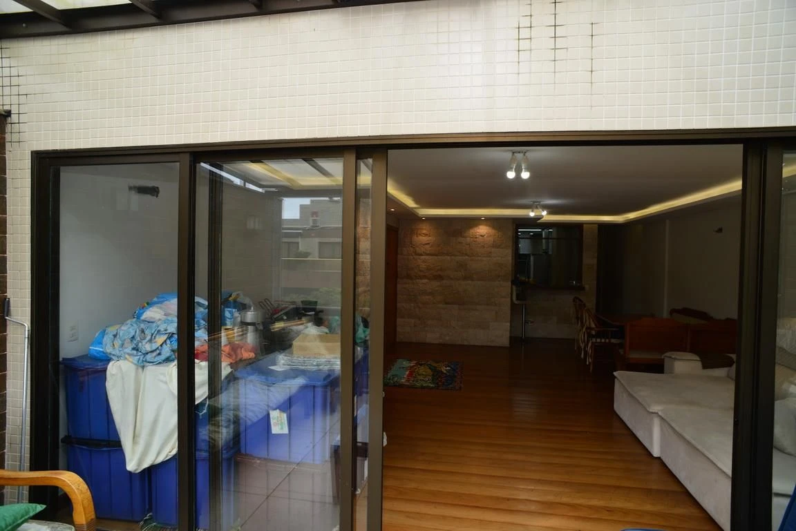 Furnished apartment, 300 m², with a glass-enclosed balcony — photo 44