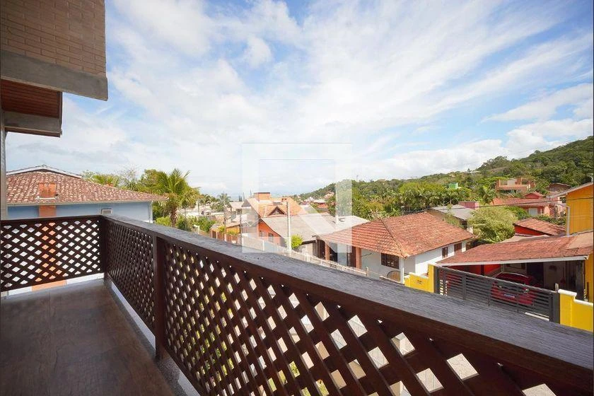 Rental house with 2 bedrooms, 425 m² and a balcony — photo 8