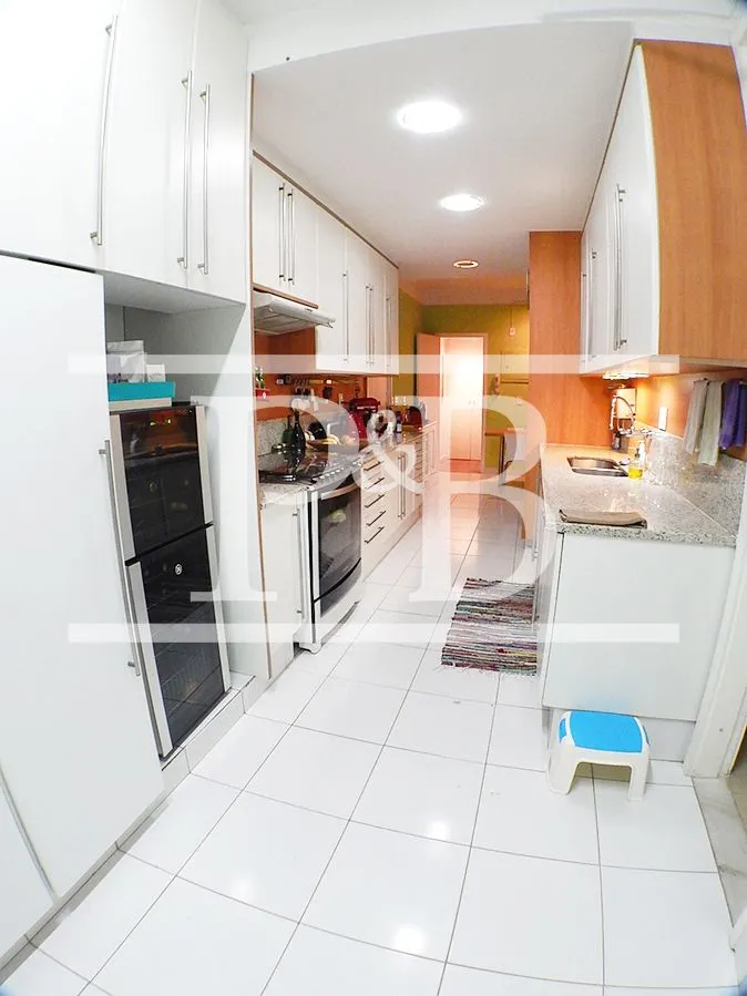 Apartamento de 3 dormitórios com 215 m² e 3 vagas — photo 27