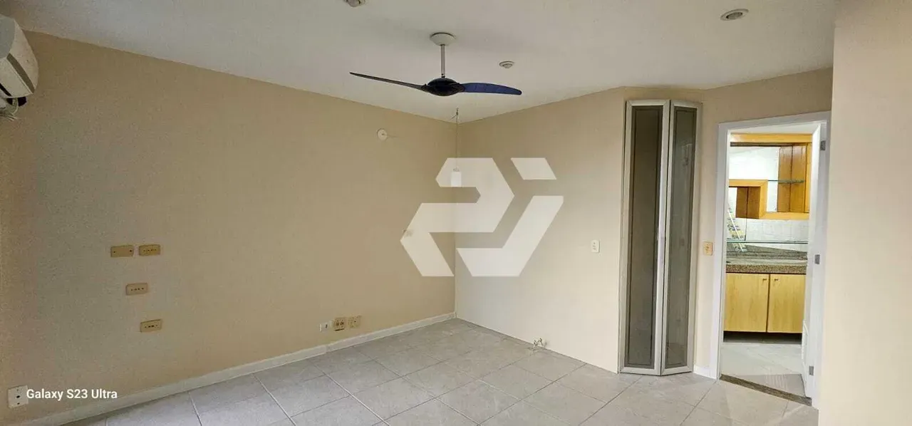 Apartment with 3 bedrooms, 5 bathrooms and balcony — photo 21