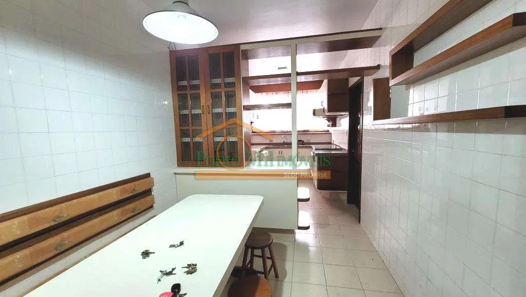 House with 3 bedrooms, 330 m² and 2 parking spaces — photo 22