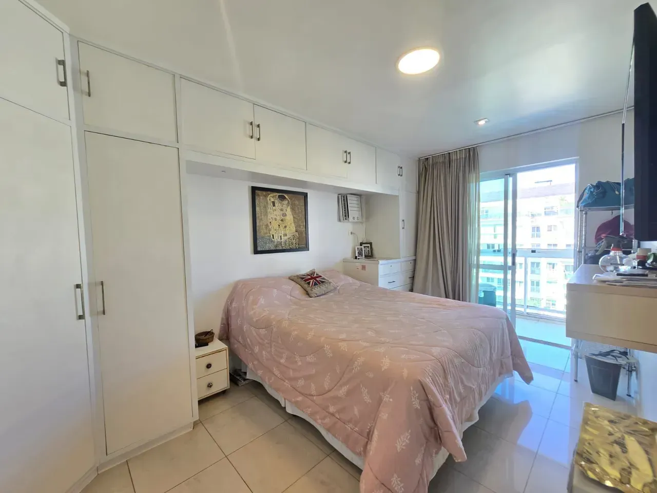 Furnished apartment with open-plan kitchen and terrace — photo 23