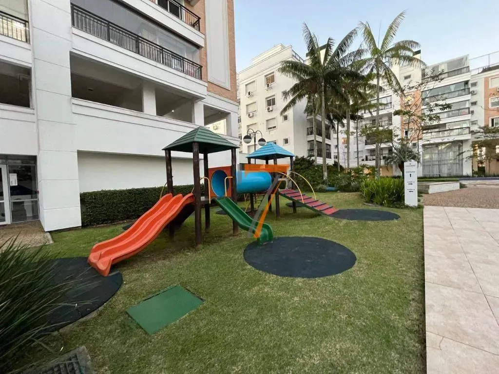 3-bedroom apartment with private garden and 337 m² — photo 43