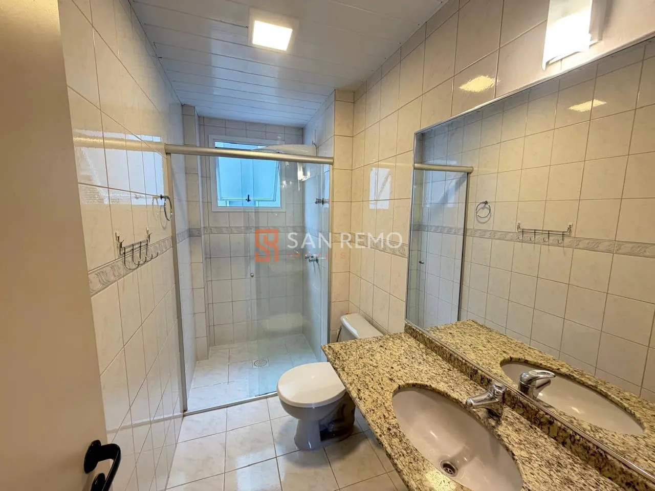 Glass-enclosed balcony in a 3-bedroom apartment, 92 m² — photo 15