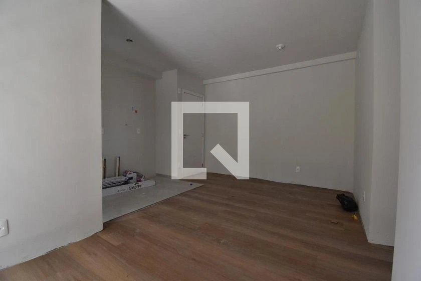 Balcony with a grill in a 3-bedroom apartment, 64 m² — photo 44