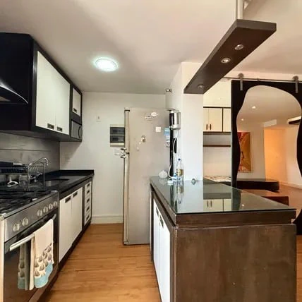 Панорамные окна и 2 спальни: квартира 180 м² — photo 9