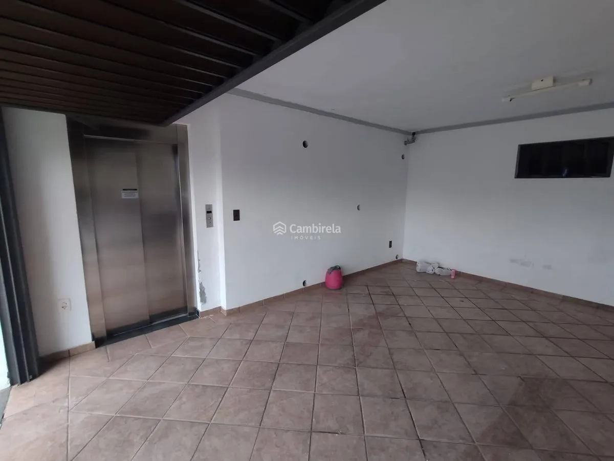 House with 4 bedrooms and 311 m² with 2 en-suites — photo 24