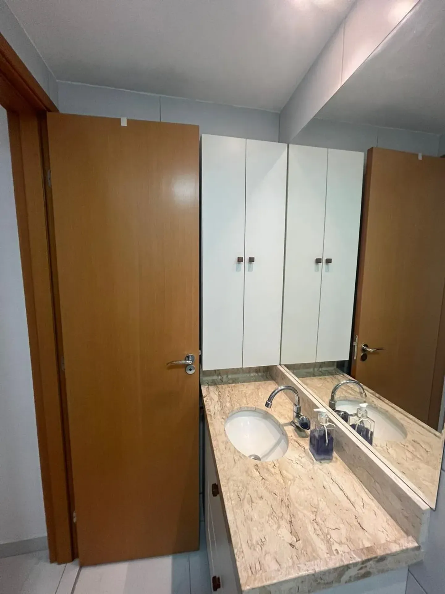 Furnished 1-bedroom apartment with private bathroom — photo 13