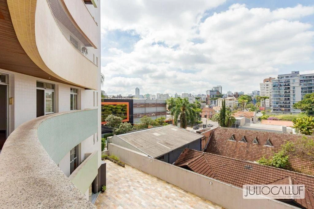 Застеклённый балкон и 3 спальни: квартира 151 м² — photo 5