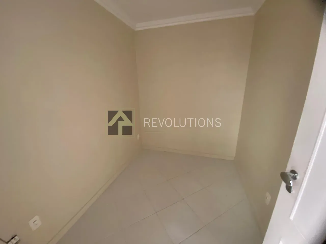 Apartamento de 3 quartos e 5 banheiros com varanda — photo 27