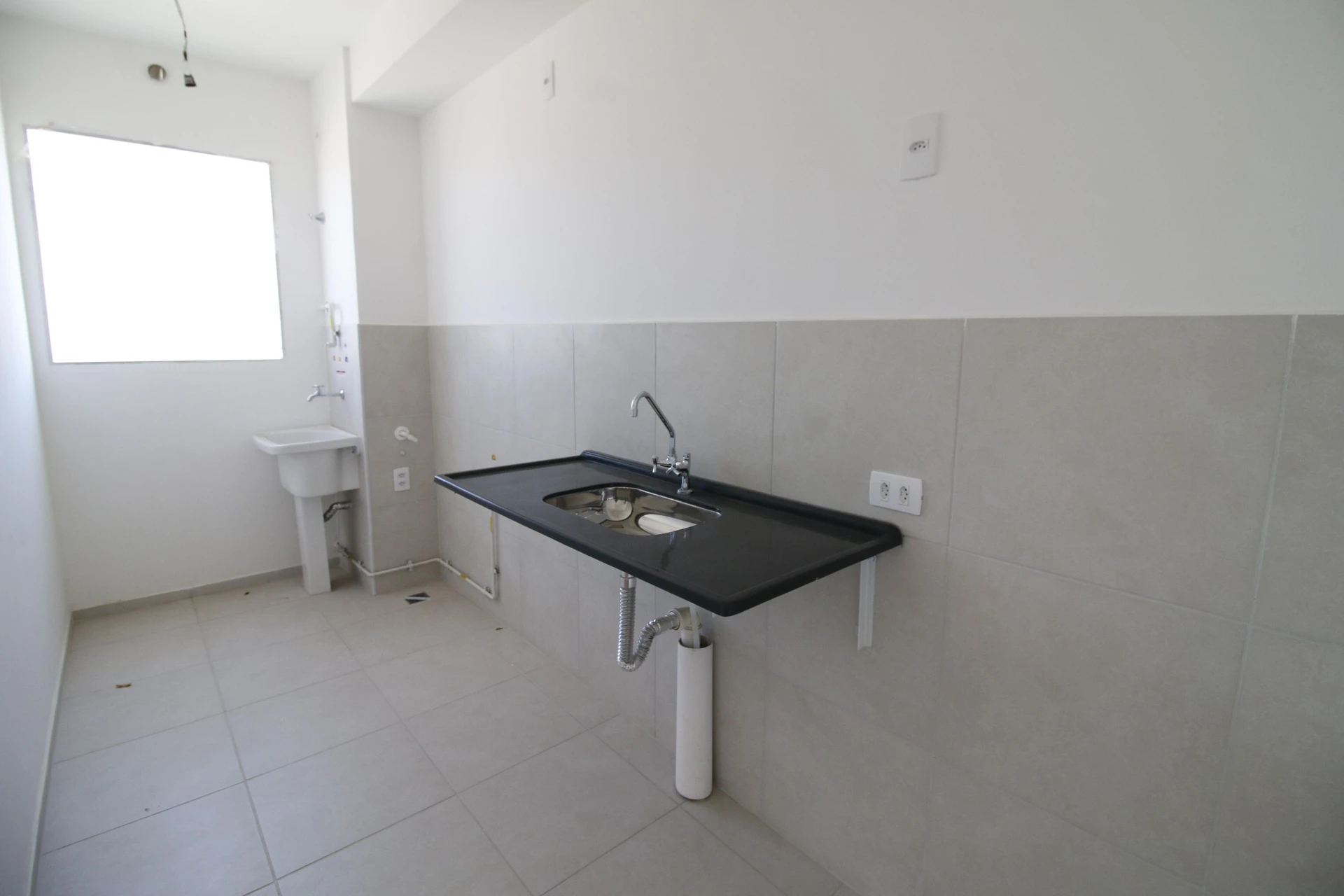 Unfurnished apartment with 2 bedrooms and 1 bathroom — photo 10