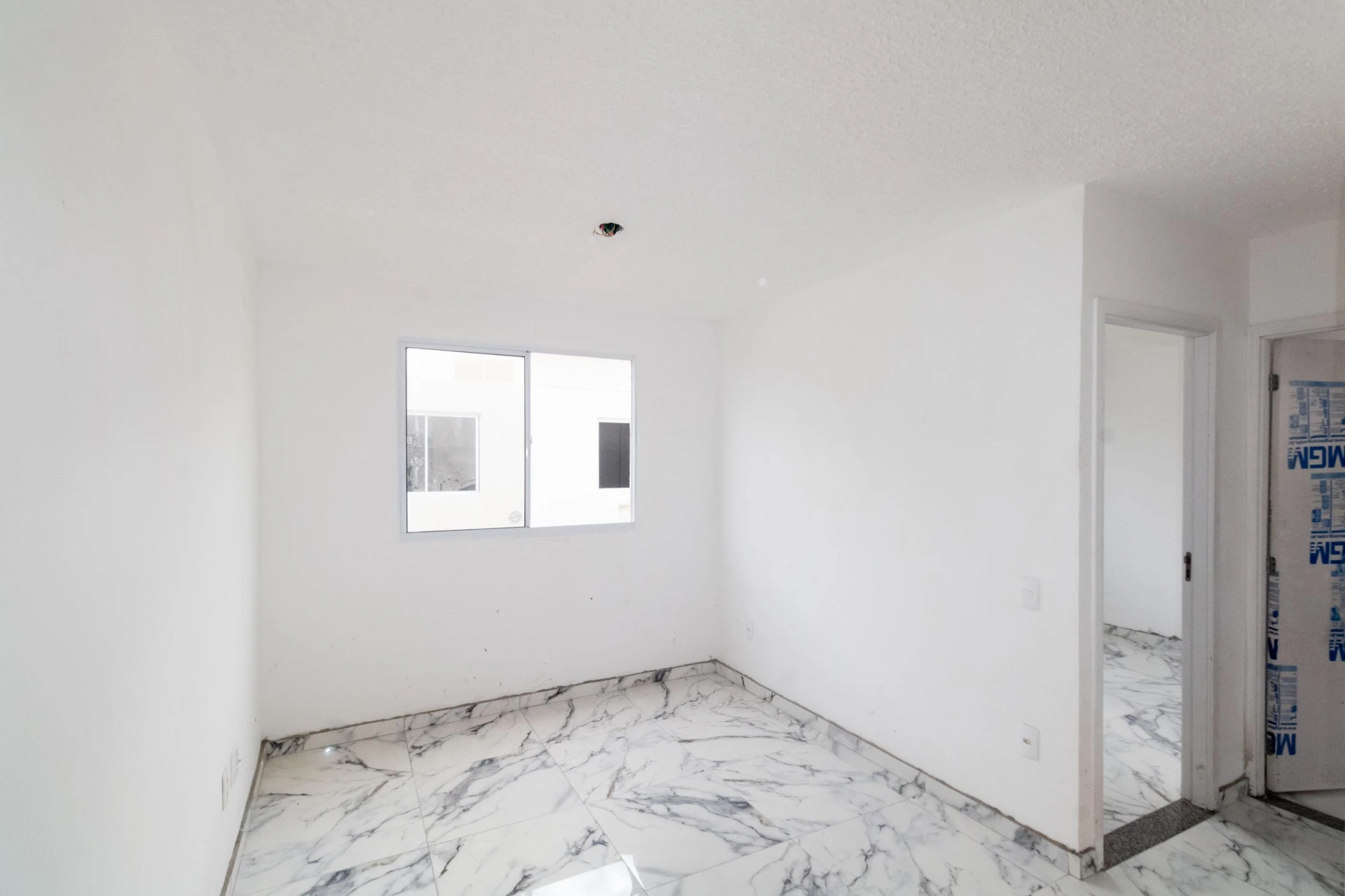 Unfurnished apartment with 2 bedrooms and 1 parking spot — photo 25