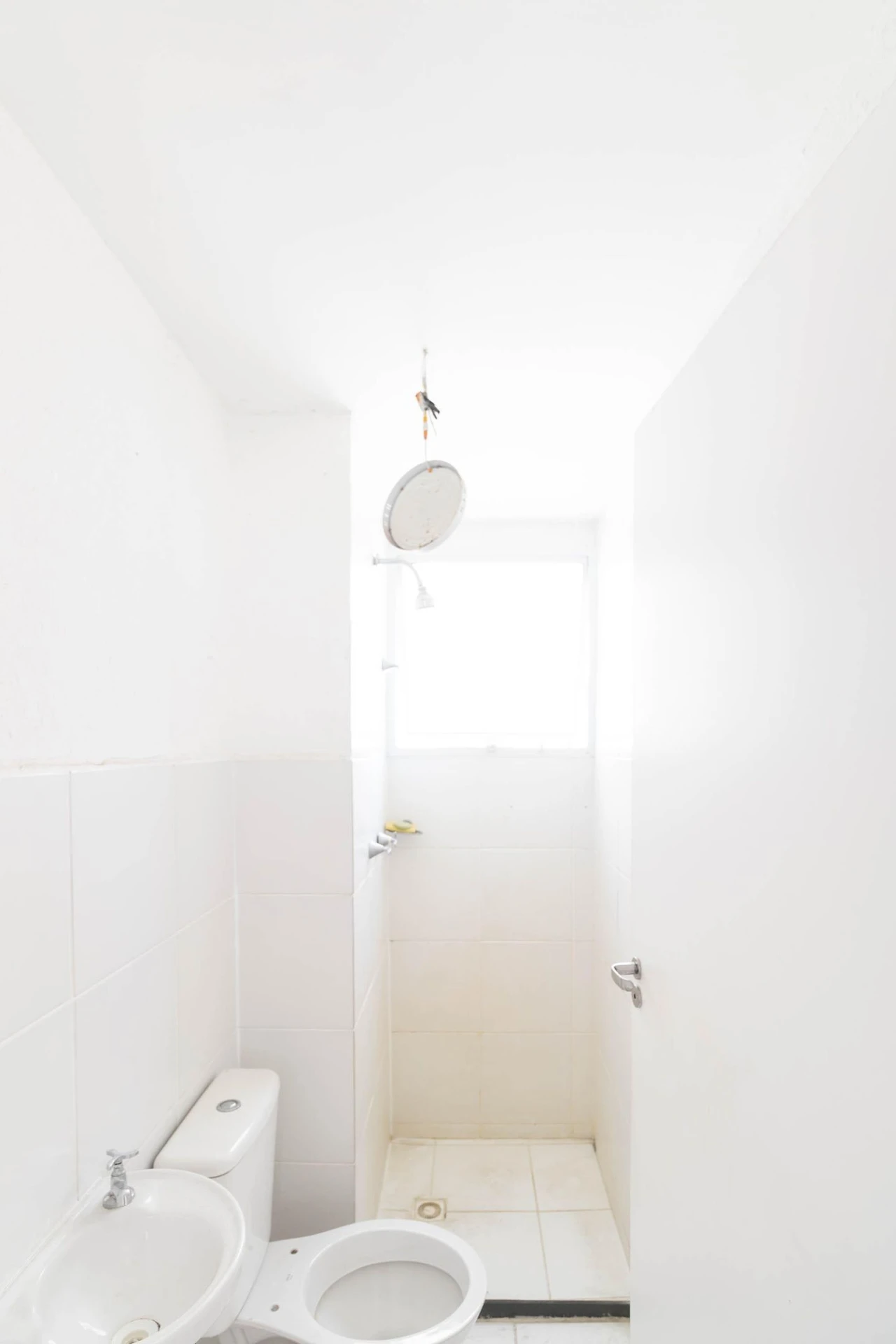 Unfurnished 2-bedroom apartment with wood floors — photo 4