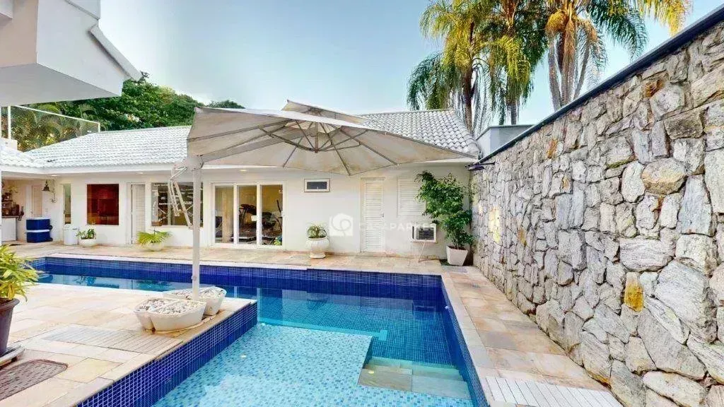 House with 5 bedrooms and 5 bathrooms, 500 m² — photo 33