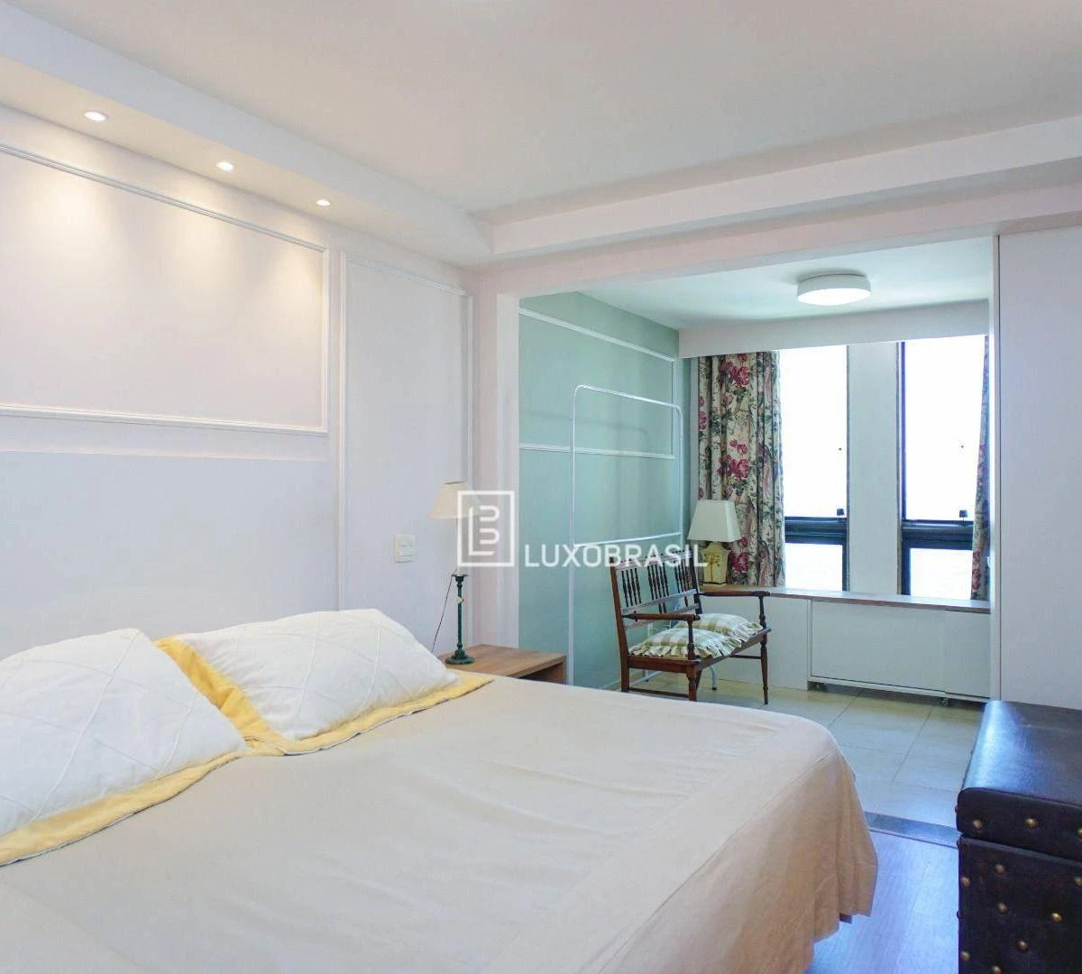 Apartamento mobiliado com varanda envidraçada e 4 quartos — photo 24