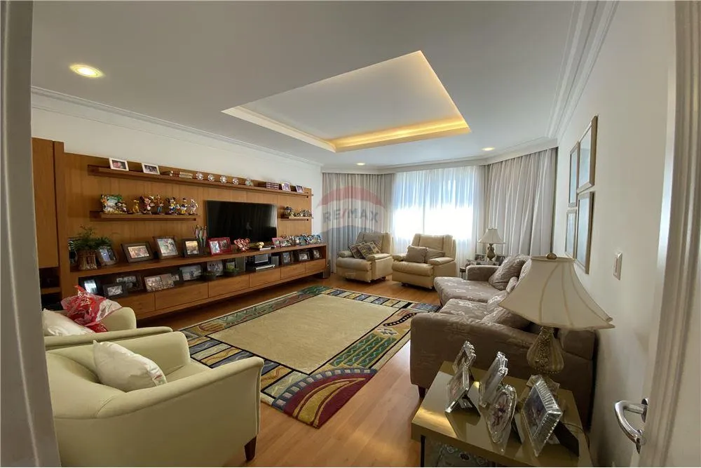 Furnished house with 4 bedrooms and 508 m² — photo 22