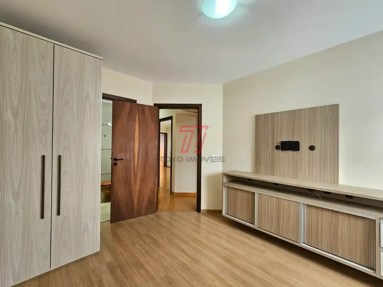 Квартира з 3 спальнями 98 м² і балконом — photo 8