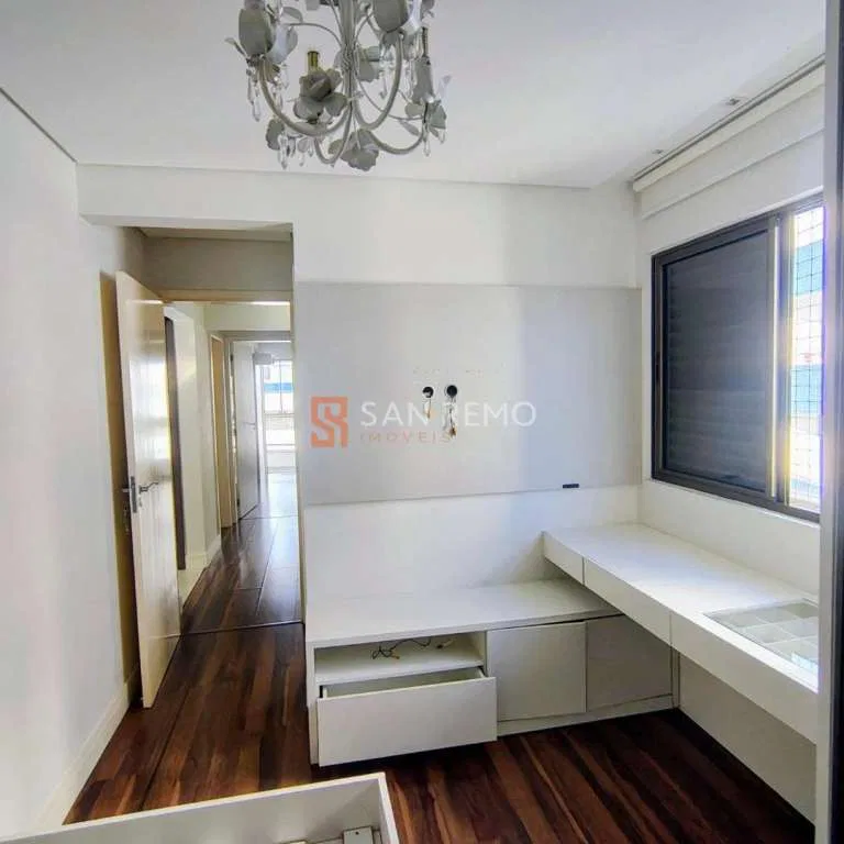 Квартира 142 м² с панорамными окнами и застеклённым балконом — photo 13