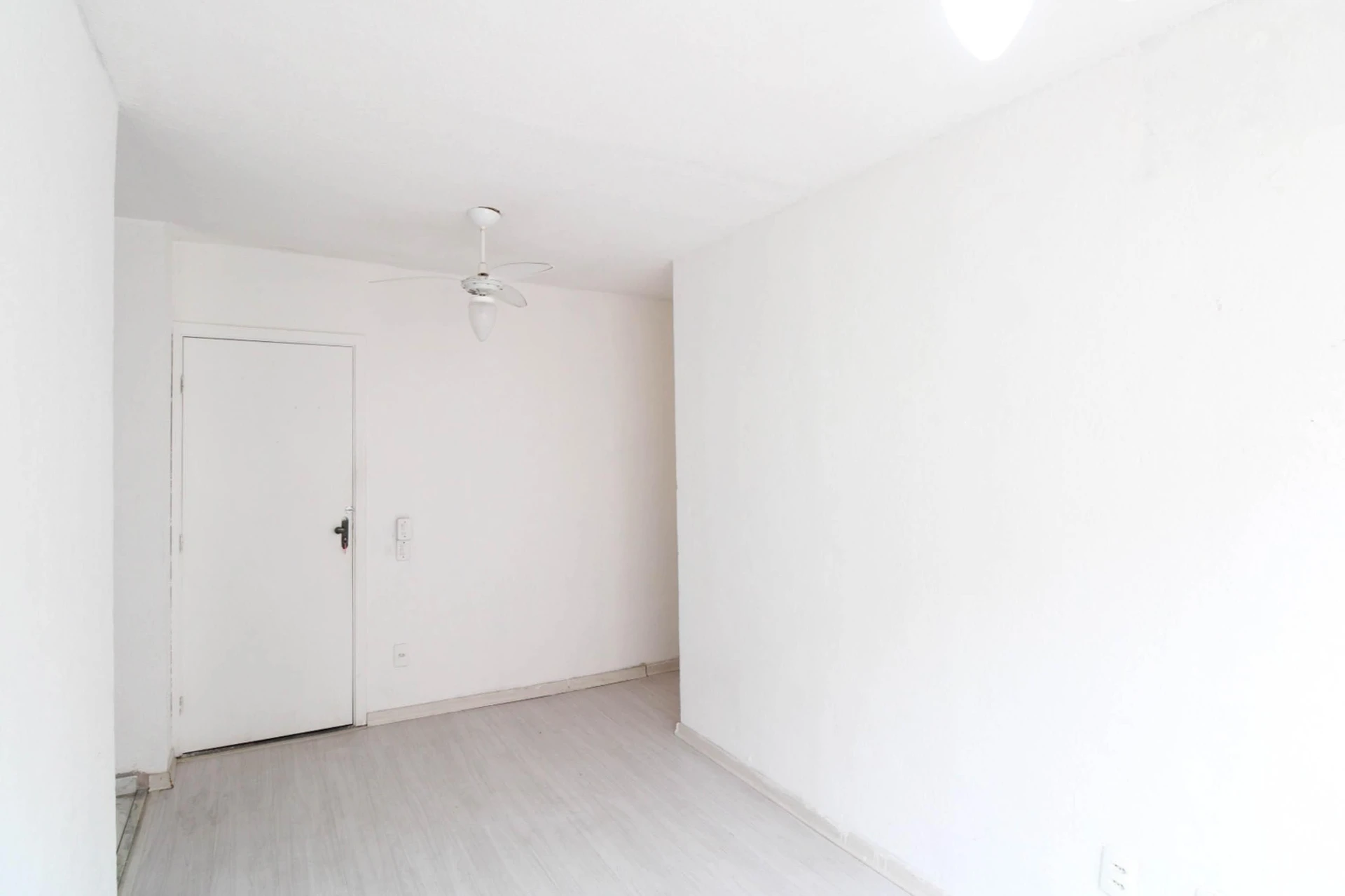 Rental apartment with 2 bedrooms and 1 parking space — photo 17