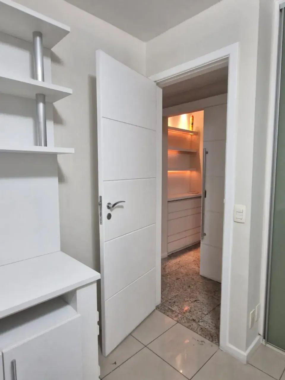 4-bedroom apartment with a water view in Rio de Janeiro — photo 13