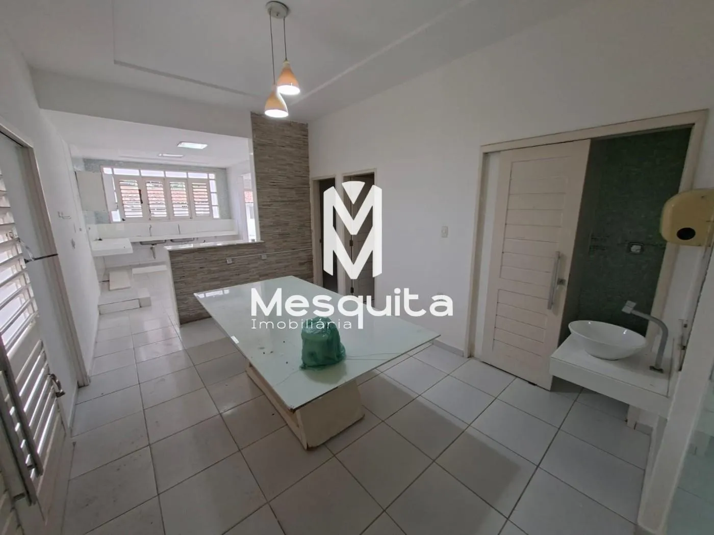 Casa de 3 quartos, todos suítes, 360 m², Miramar