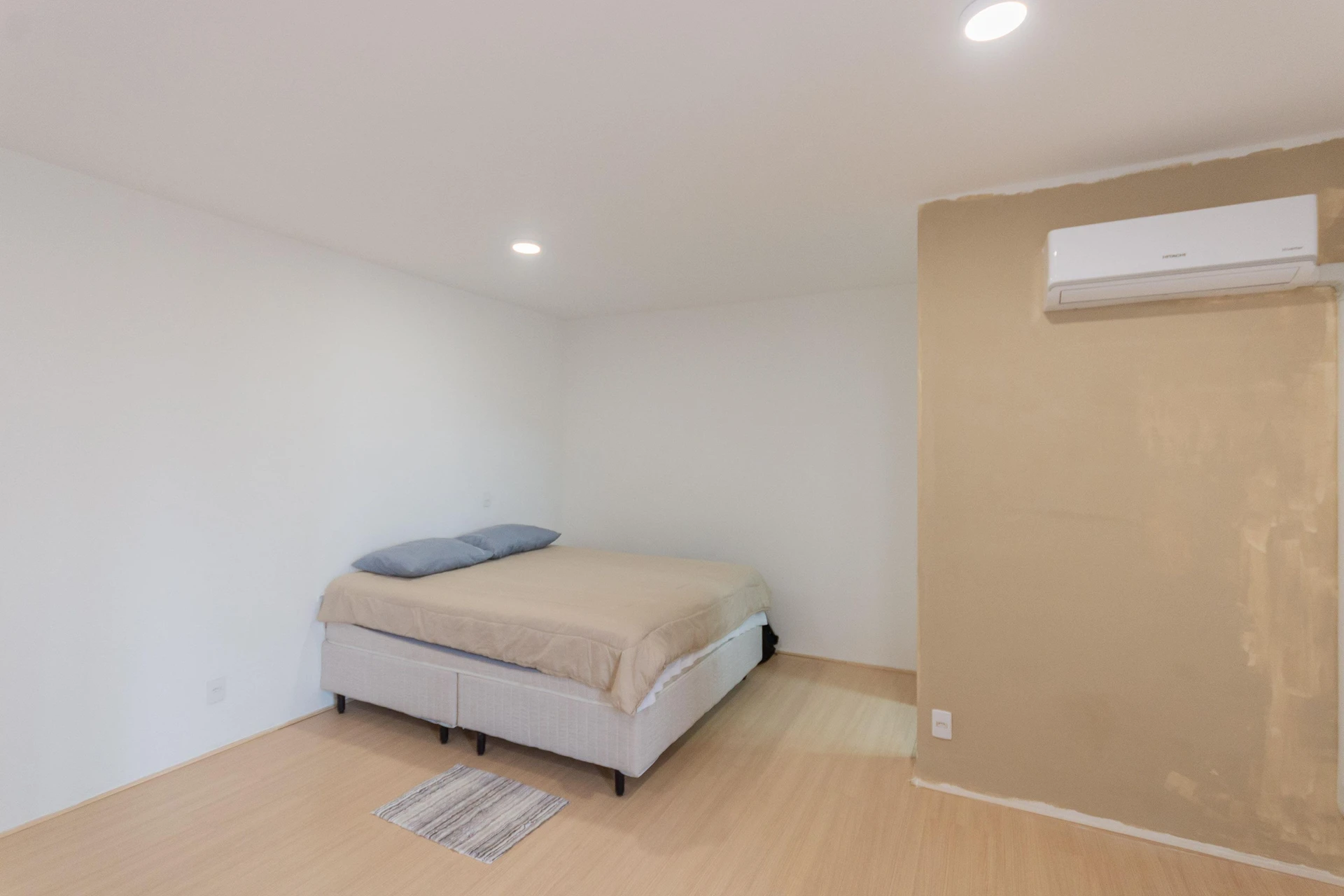 Studio mobiliado sem vaga, com 1 quarto e varanda — photo 17