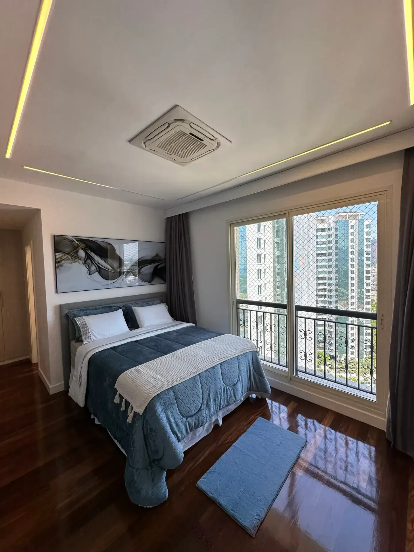 Duplex apartment with 600 m², 4 bedrooms and 4 parking — photo 23