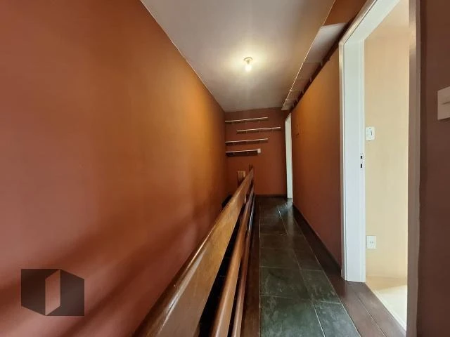 Condominium house with 4 bedrooms and 3 bathrooms — photo 32