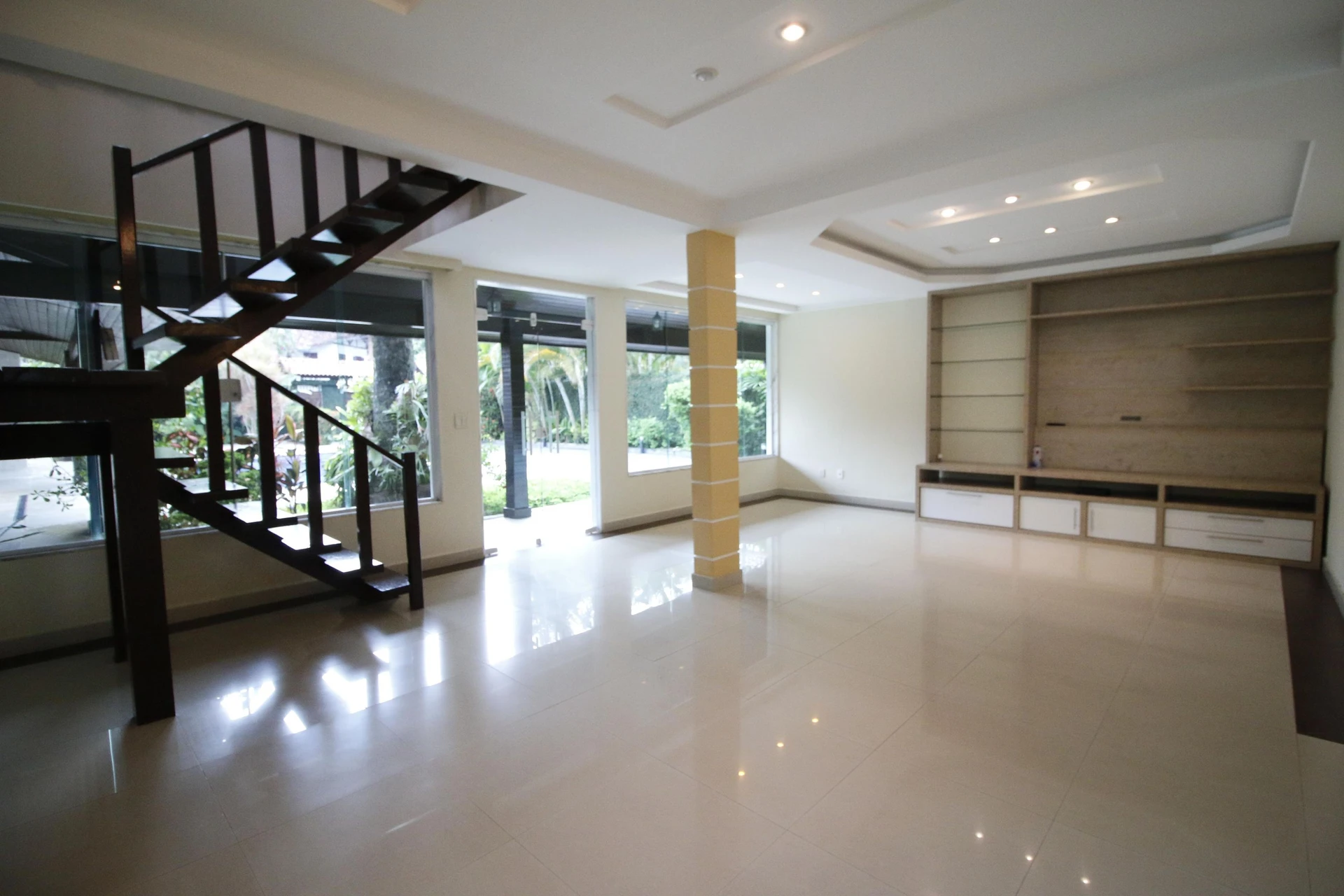 3-bedroom house with a garden — photo 9