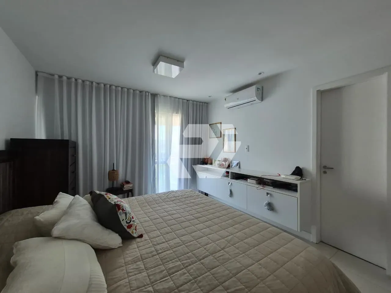 Apartamento mobiliado com 5 quartos e varanda envidraçada — photo 25