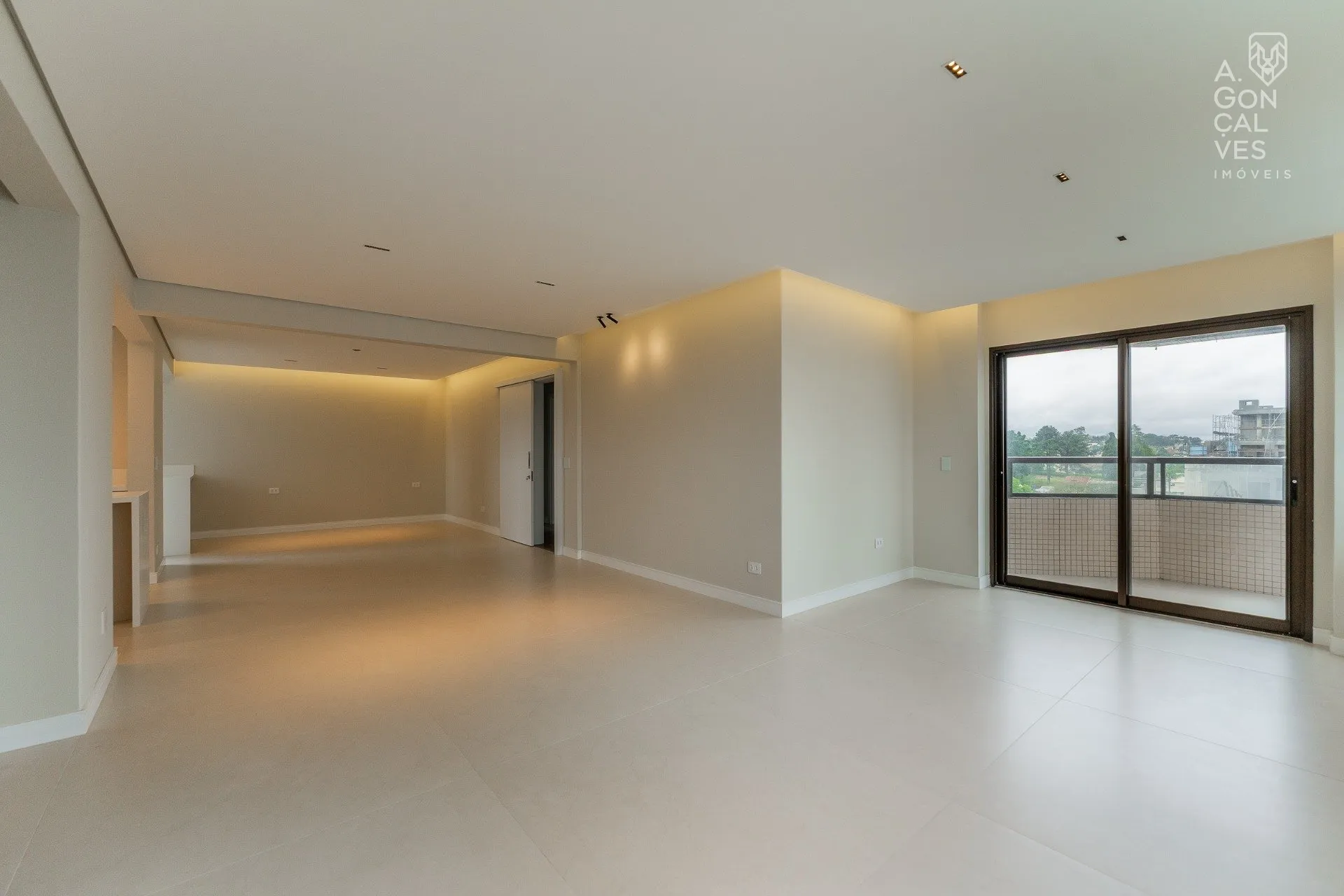 Apartment, 161 m², with floor-to-ceiling windows — photo 13