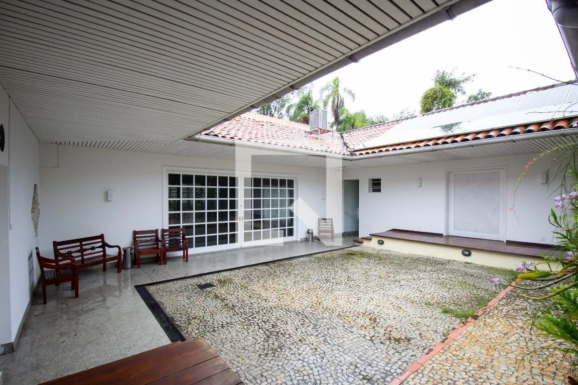4-bedroom house with a walk-in closet in Rio de Janeiro — photo 40