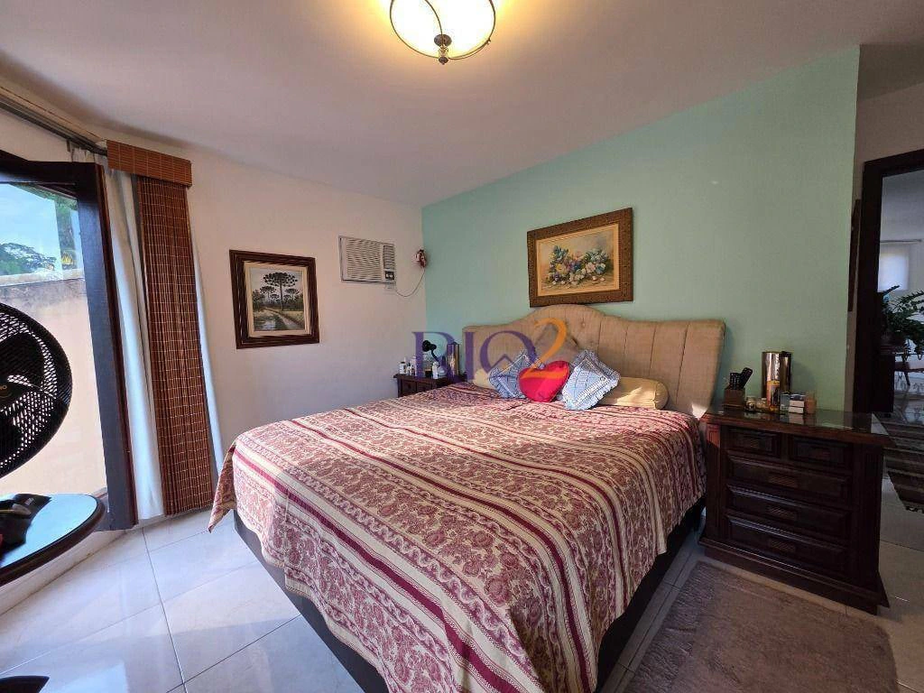 Casa amueblada con 3 dormitorios, 4 baños y 5 plazas