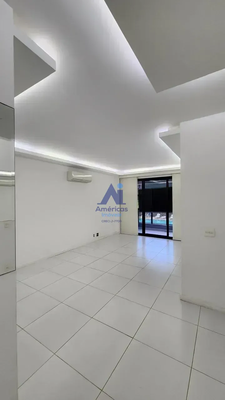 Unfurnished apartment with 4 bedrooms and a balcony — photo 12