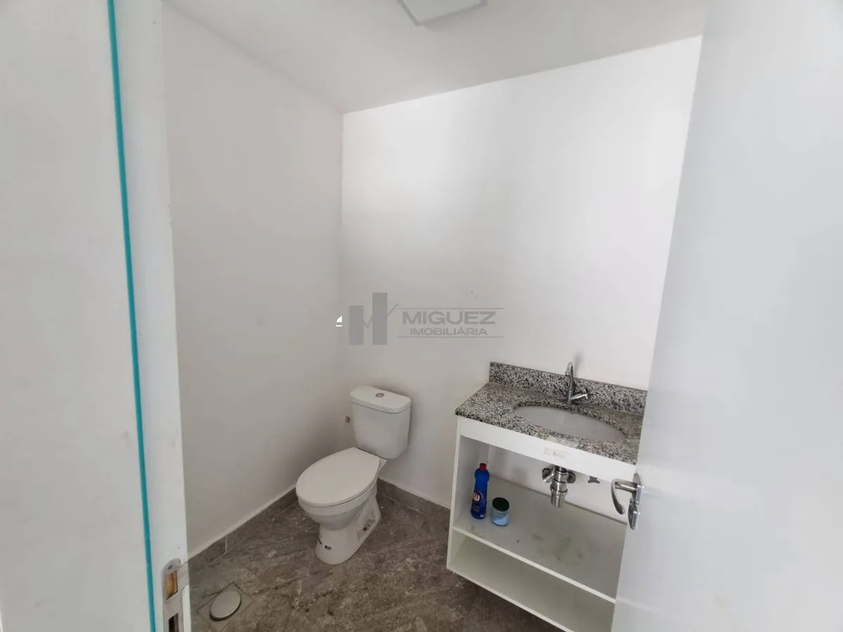 Unfurnished rental house with 1 bedroom and 6 baths 401 m² — photo 51