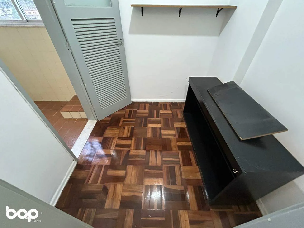 Apartment with a fitted kitchen and a balcony — photo 14