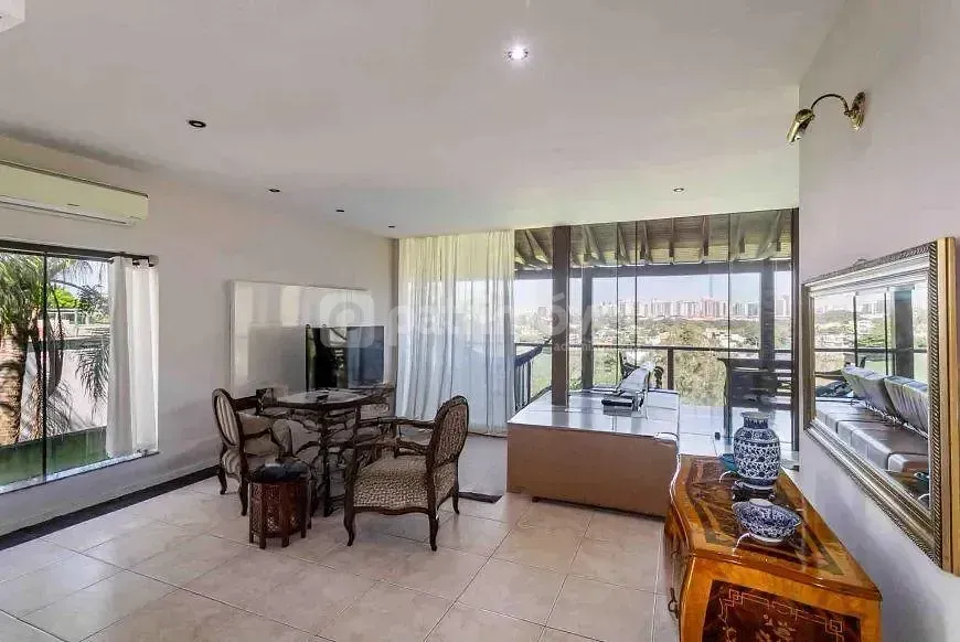 Furnished house with 5 bedrooms and 5 bathrooms — photo 17