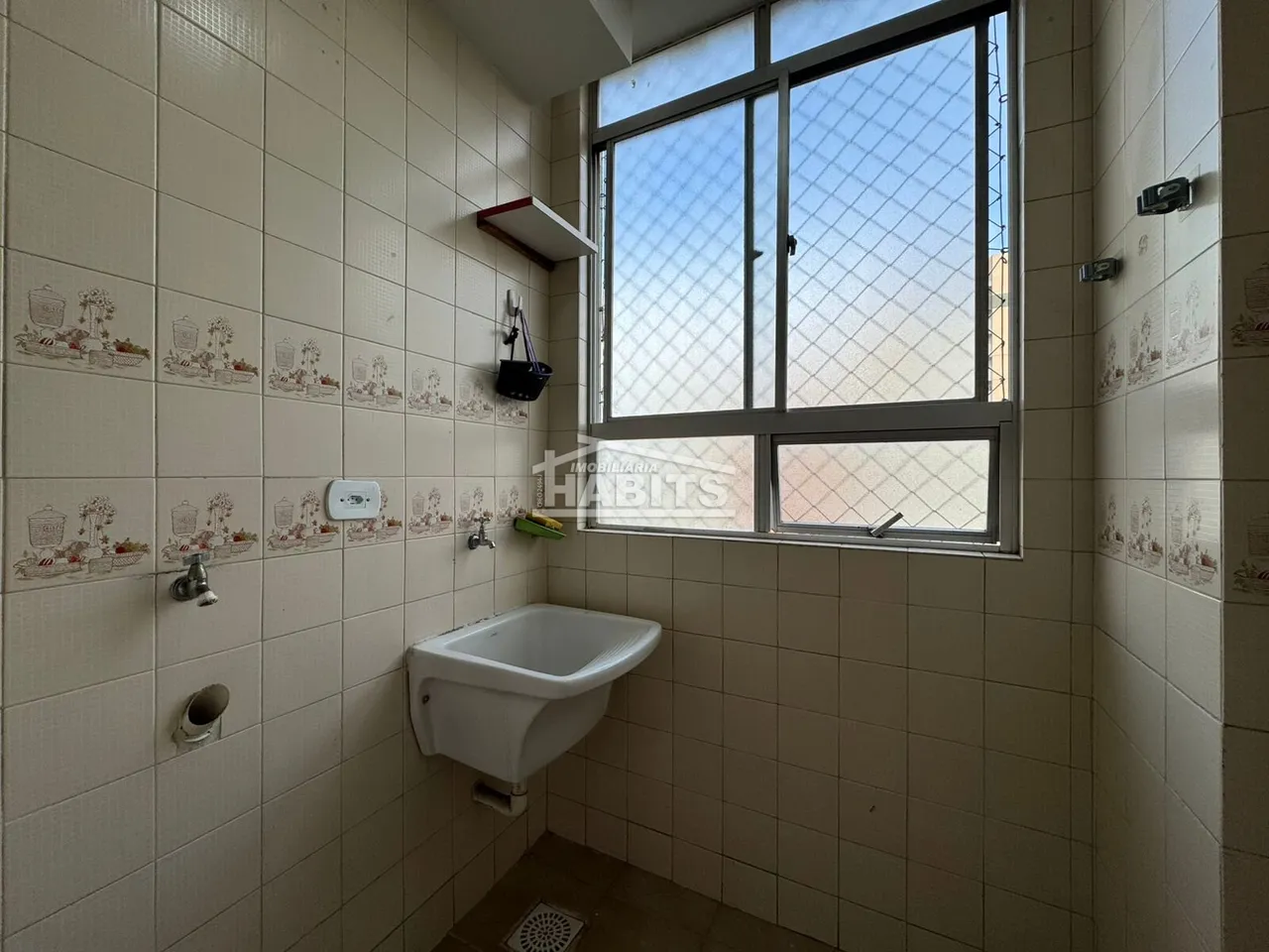 Wood or laminate floors in a 2-bedroom apartment, 72 m² — photo 8