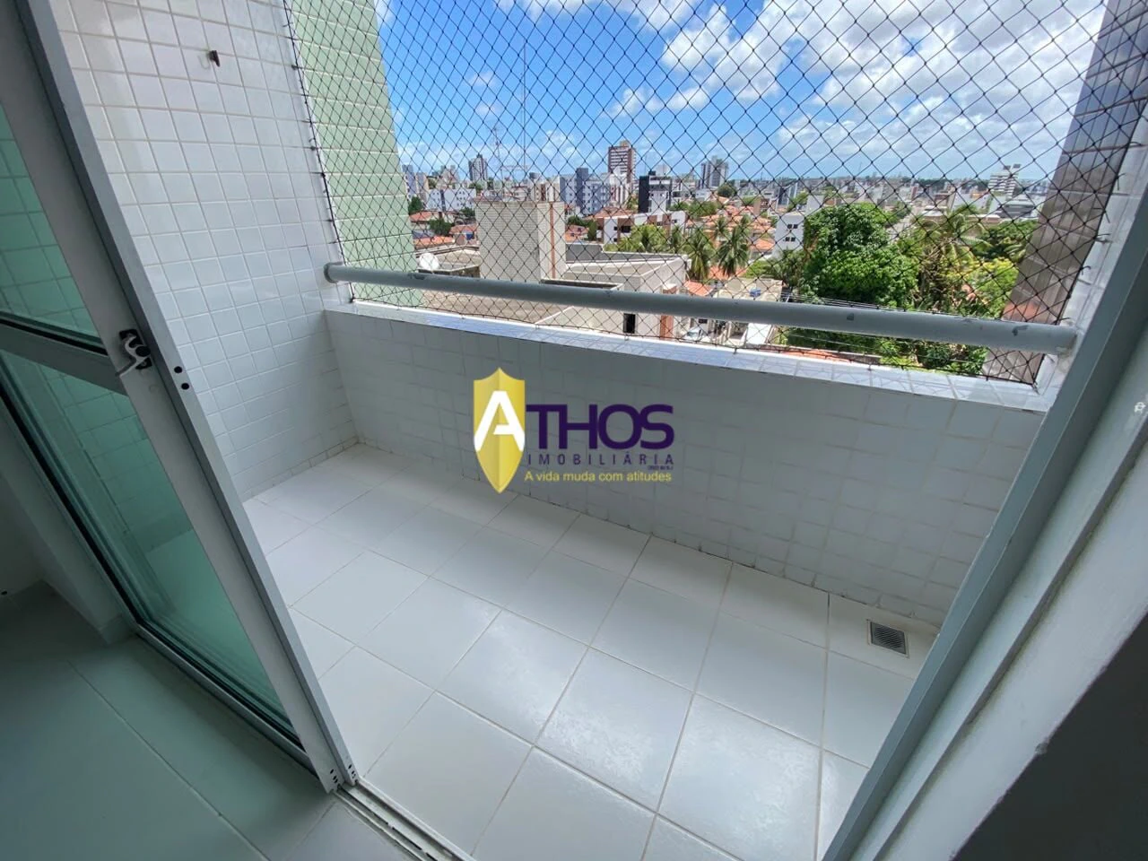 3-bedroom apartment in a building with a pool