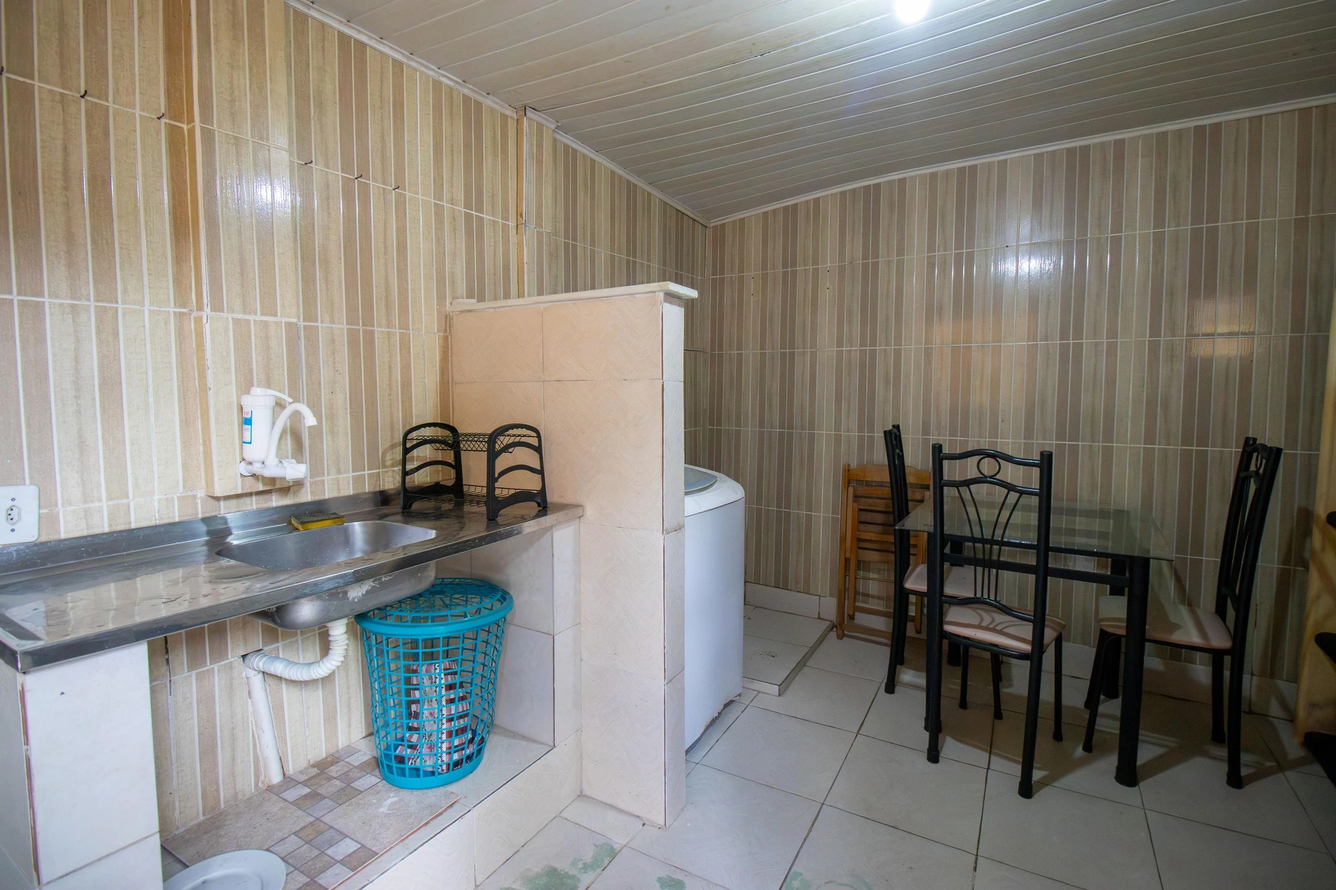 One-bedroom house with a garden — photo 3