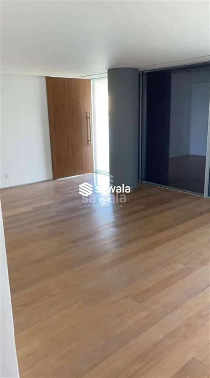 Apartamento com 1 quarto, 2 banheiros e janelas do chão ao teto — photo 16
