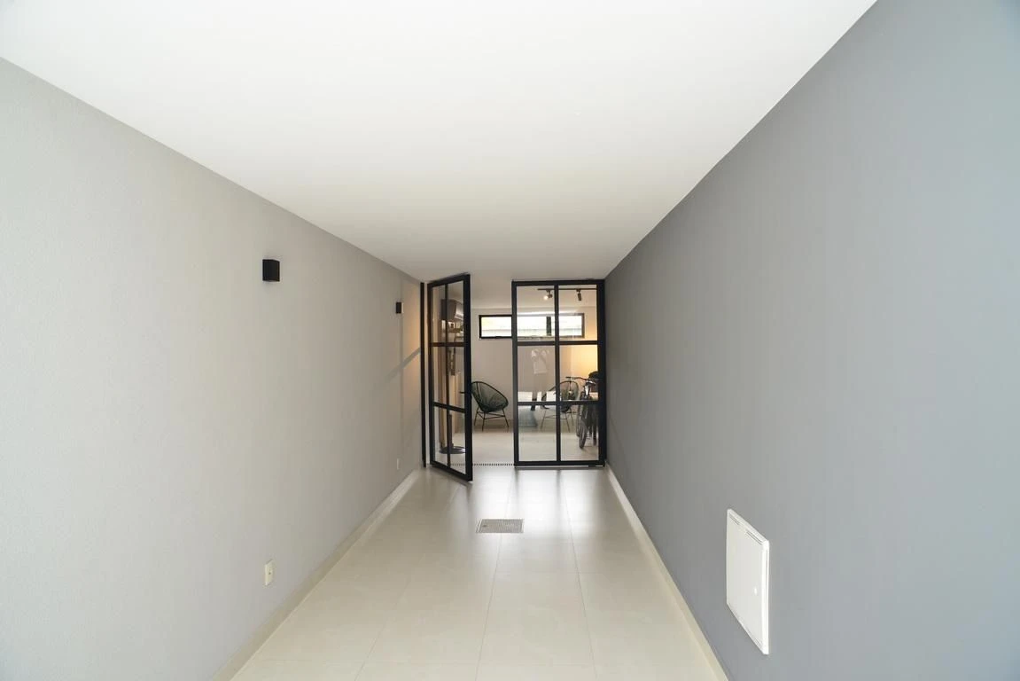 260 m² house with floor-to-ceiling windows and a jacuzzi — photo 84