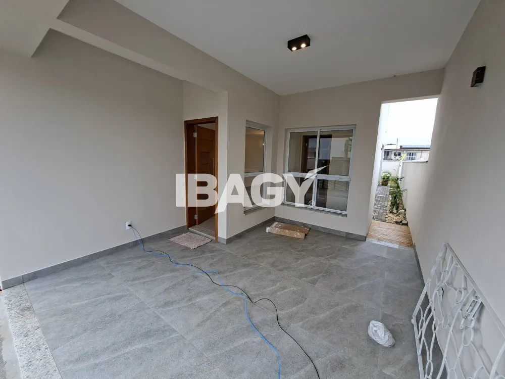 House with 3 en-suite bedrooms and 2 parking spots — photo 26